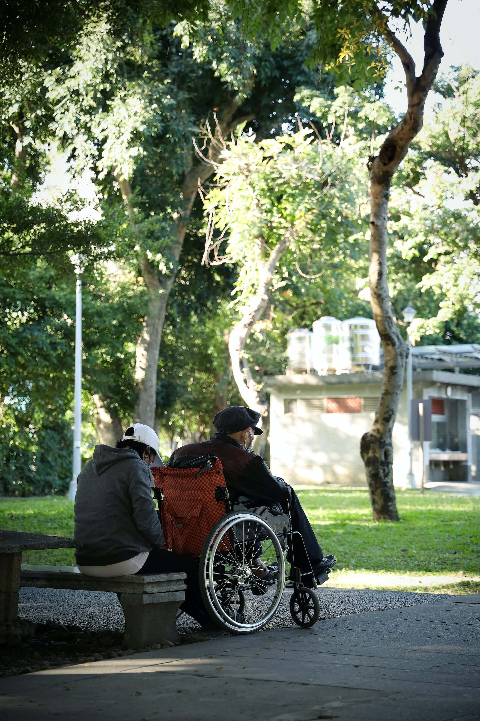 how to choose a wheelchair for the elderly